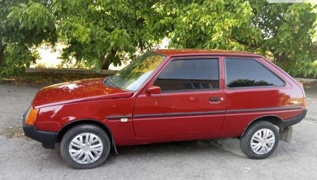 Красный ЗАЗ 1102 Таврия, объемом двигателя 0 л и пробегом 200 тыс. км за 215 $, фото 1 на Automoto.ua