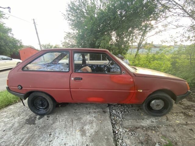 Красный ЗАЗ 1102 Таврия, объемом двигателя 0.9 л и пробегом 333 тыс. км за 363 $, фото 1 на Automoto.ua