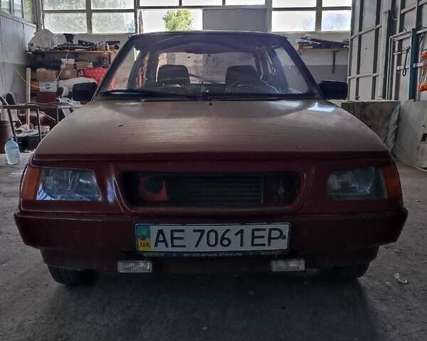 Красный ЗАЗ 1102 Таврия, объемом двигателя 1.1 л и пробегом 100 тыс. км за 900 $, фото 1 на Automoto.ua