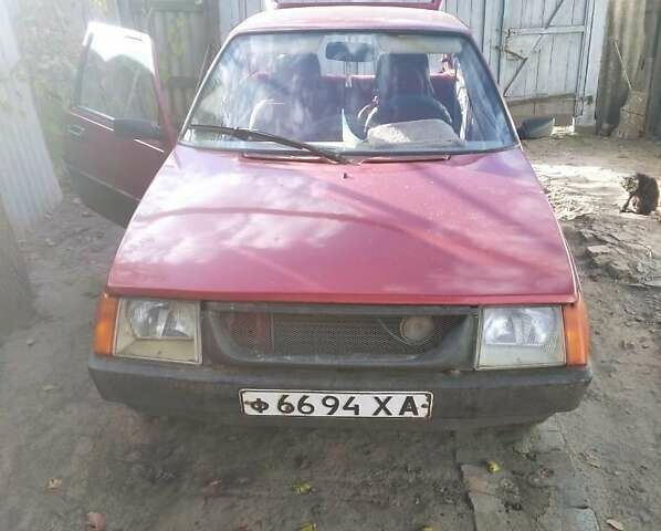 Красный ЗАЗ 1102 Таврия, объемом двигателя 1.1 л и пробегом 30 тыс. км за 600 $, фото 1 на Automoto.ua