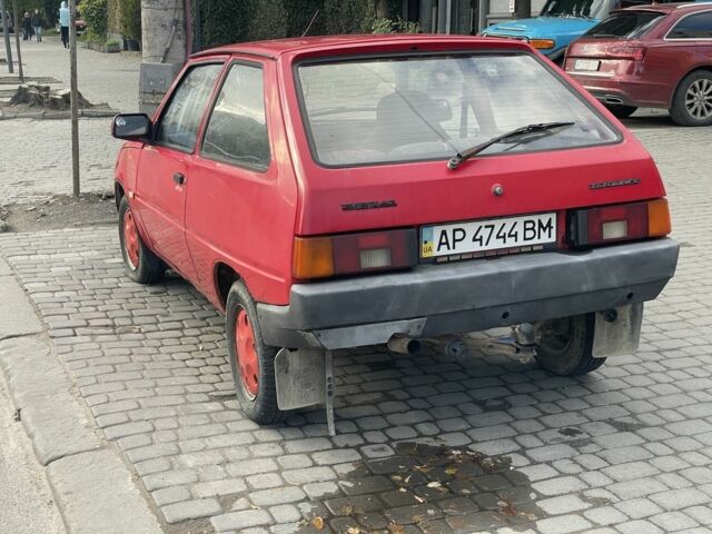 Красный ЗАЗ 1102 Таврия, объемом двигателя 1.1 л и пробегом 230 тыс. км за 300 $, фото 1 на Automoto.ua