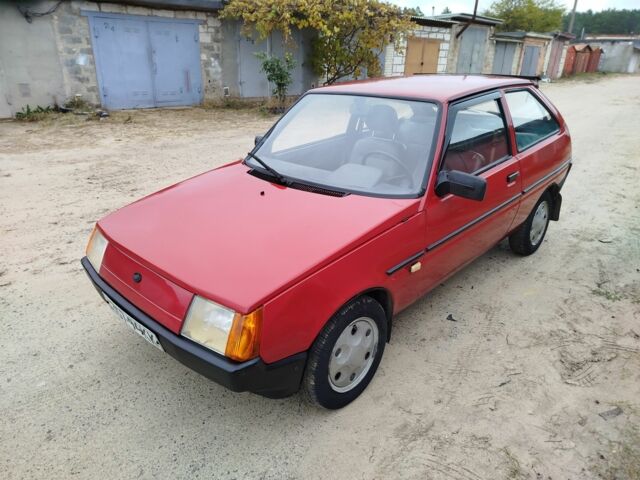 Красный ЗАЗ 1102 Таврия, объемом двигателя 1.1 л и пробегом 140 тыс. км за 958 $, фото 1 на Automoto.ua