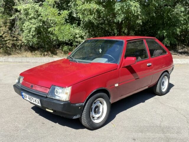 Красный ЗАЗ 1102 Таврия, объемом двигателя 1.2 л и пробегом 250 тыс. км за 750 $, фото 1 на Automoto.ua