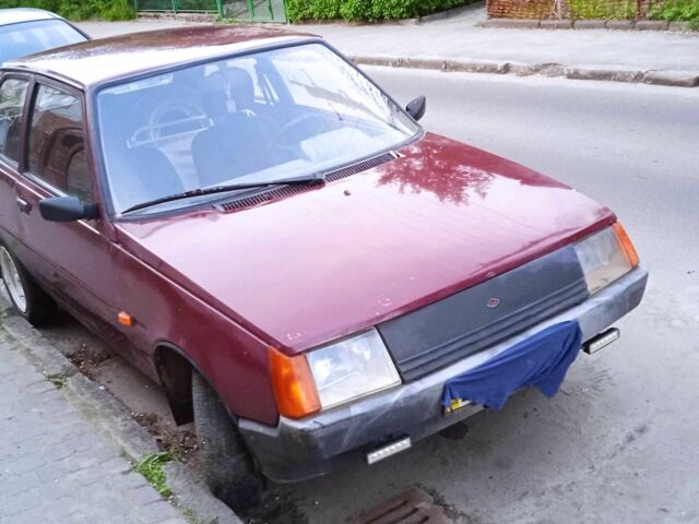 Красный ЗАЗ 1102 Таврия, объемом двигателя 1.1 л и пробегом 147 тыс. км за 898 $, фото 1 на Automoto.ua