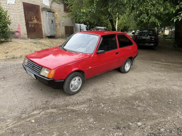 Червоний ЗАЗ 1102 Таврія, об'ємом двигуна 1.1 л та пробігом 100 тис. км за 601 $, фото 1 на Automoto.ua