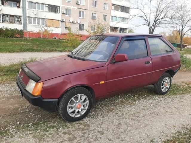 Красный ЗАЗ 1102 Таврия, объемом двигателя 1.2 л и пробегом 160 тыс. км за 850 $, фото 1 на Automoto.ua