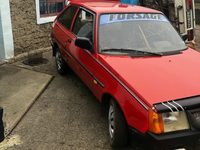 Червоний ЗАЗ 1102 Таврія, об'ємом двигуна 1.1 л та пробігом 100 тис. км за 1000 $, фото 1 на Automoto.ua