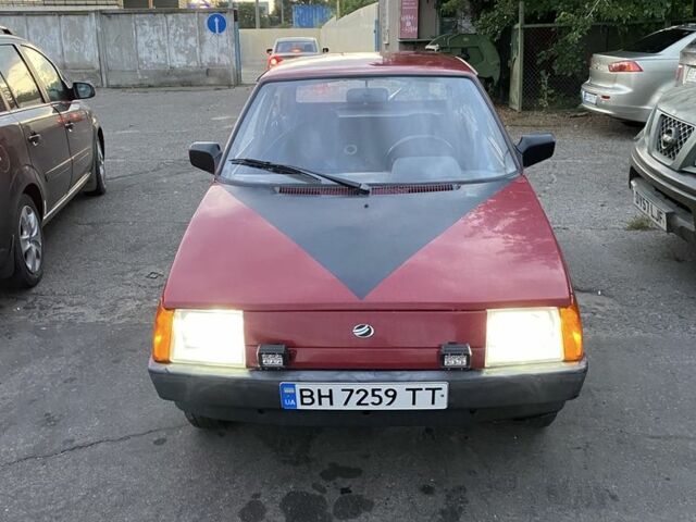 Красный ЗАЗ 1102 Таврия, объемом двигателя 1.1 л и пробегом 84 тыс. км за 900 $, фото 1 на Automoto.ua