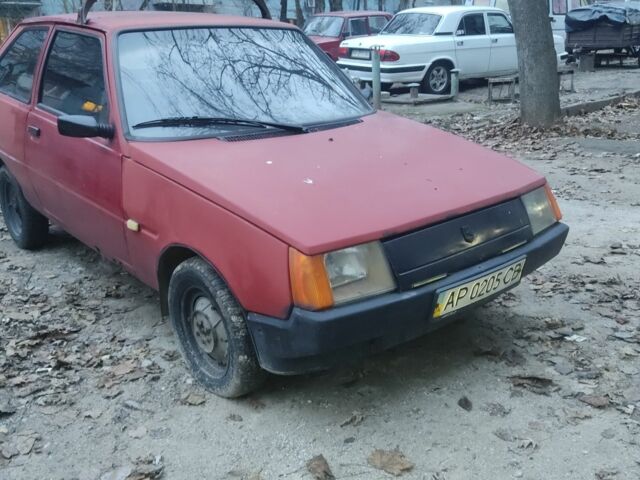 Красный ЗАЗ 1102 Таврия, объемом двигателя 1 л и пробегом 100 тыс. км за 284 $, фото 1 на Automoto.ua