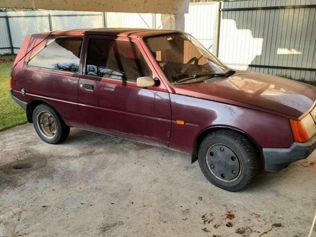 Червоний ЗАЗ 1102 Таврія, об'ємом двигуна 1.2 л та пробігом 250 тис. км за 592 $, фото 1 на Automoto.ua