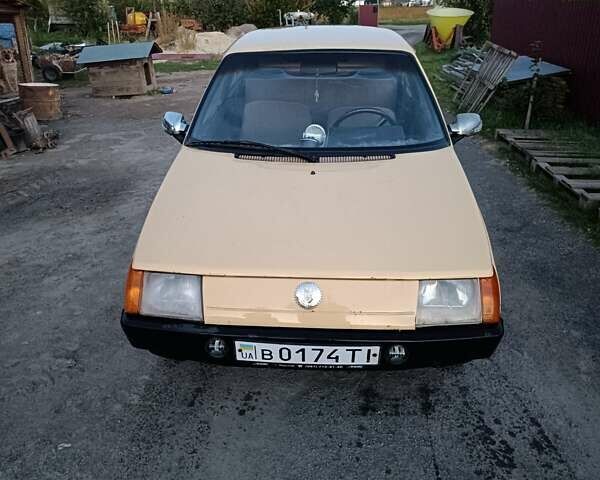 Жовтий ЗАЗ 1102 Таврія, об'ємом двигуна 1.1 л та пробігом 325 тис. км за 500 $, фото 1 на Automoto.ua