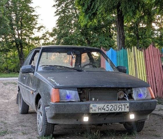 Серый ЗАЗ 1102 Таврия, объемом двигателя 1.3 л и пробегом 1000 тыс. км за 364 $, фото 1 на Automoto.ua