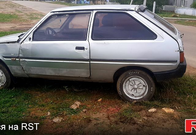 Сірий ЗАЗ 1102 Таврія, об'ємом двигуна 1.1 л та пробігом 300 тис. км за 400 $, фото 1 на Automoto.ua