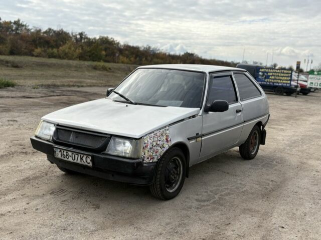 Серый ЗАЗ 1102 Таврия, объемом двигателя 1.2 л и пробегом 200 тыс. км за 600 $, фото 1 на Automoto.ua