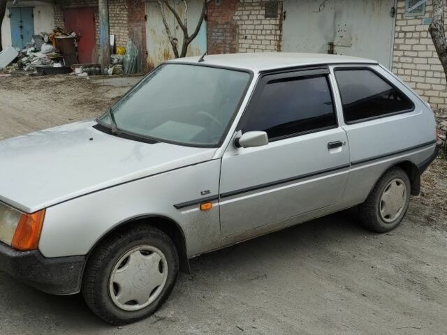 Серый ЗАЗ 1102 Таврия, объемом двигателя 1.2 л и пробегом 211 тыс. км за 947 $, фото 1 на Automoto.ua