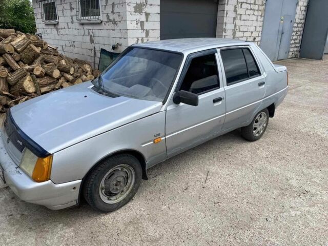 Серый ЗАЗ 1102 Таврия, объемом двигателя 1.2 л и пробегом 228 тыс. км за 521 $, фото 1 на Automoto.ua