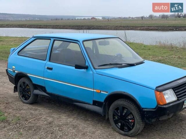 Синий ЗАЗ 1102 Таврия, объемом двигателя 1.1 л и пробегом 300 тыс. км за 1078 $, фото 1 на Automoto.ua