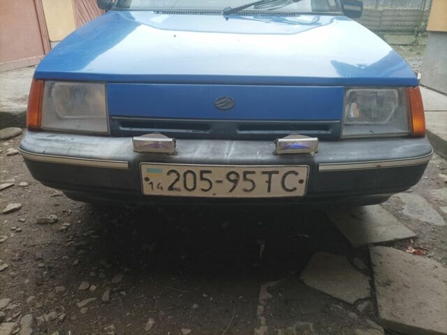 Синій ЗАЗ 1102 Таврія, об'ємом двигуна 1.2 л та пробігом 200 тис. км за 399 $, фото 1 на Automoto.ua