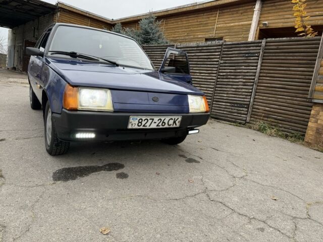 Синий ЗАЗ 1102 Таврия, объемом двигателя 1.2 л и пробегом 200 тыс. км за 929 $, фото 1 на Automoto.ua