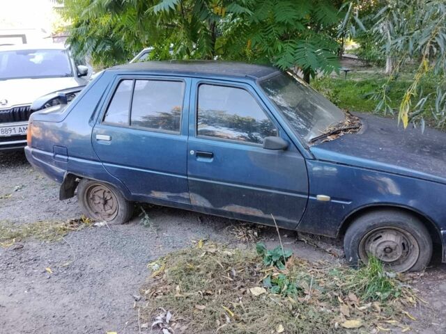 Синий ЗАЗ 1102 Таврия, объемом двигателя 1.2 л и пробегом 450 тыс. км за 448 $, фото 1 на Automoto.ua