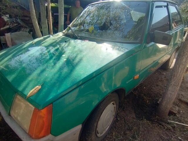 Зелений ЗАЗ 1102 Таврія, об'ємом двигуна 1 л та пробігом 150 тис. км за 25000 $, фото 1 на Automoto.ua