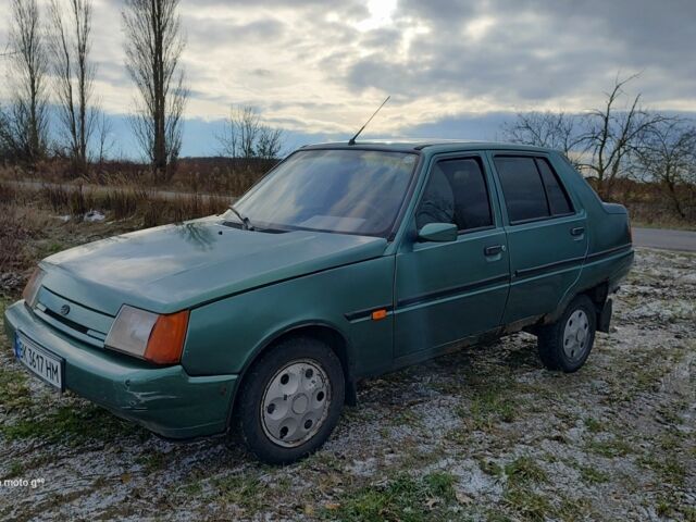 Зеленый ЗАЗ 1102 Таврия, объемом двигателя 0 л и пробегом 200 тыс. км за 700 $, фото 1 на Automoto.ua