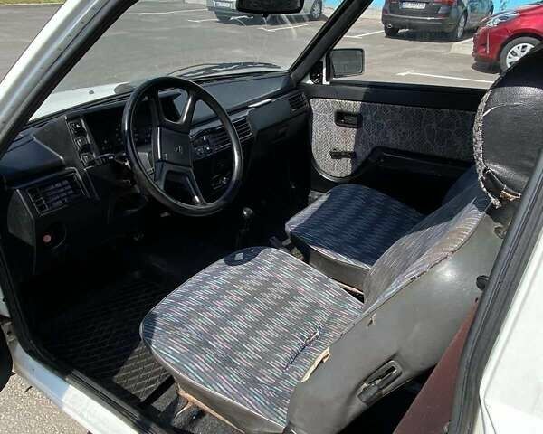 Білий ЗАЗ 1102 Таврія-Нова, об'ємом двигуна 1.1 л та пробігом 160 тис. км за 597 $, фото 1 на Automoto.ua