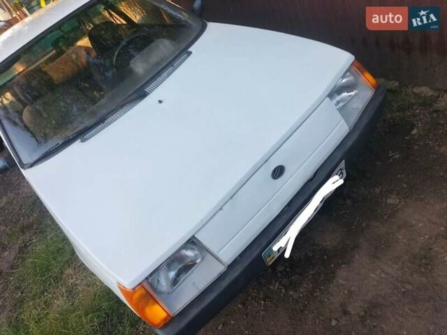 Белый ЗАЗ 1102 Таврія-Нова, объемом двигателя 1.3 л и пробегом 100 тыс. км за 500 $, фото 1 на Automoto.ua