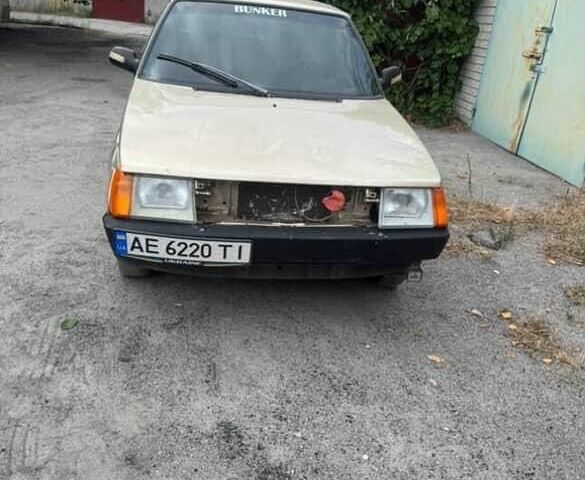 ЗАЗ 1102 Таврия-Нова 2003 в Днепре (Днепропетровске) на Automoto.ua Бежевый ЗАЗ 1102 Таврия-Нова, объемом двигателя 1.1 л и пробегом 800 тыс. км за 433 $, фото 1 на Automoto.ua