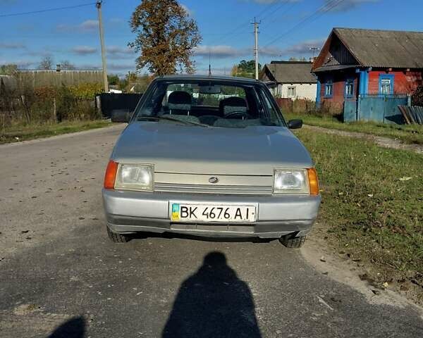 Серый ЗАЗ 1102 Таврія-Нова, объемом двигателя 1.2 л и пробегом 150 тыс. км за 900 $, фото 1 на Automoto.ua