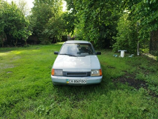 Серый ЗАЗ 1102 Таврия-Нова, объемом двигателя 1.2 л и пробегом 200 тыс. км за 450 $, фото 1 на Automoto.ua