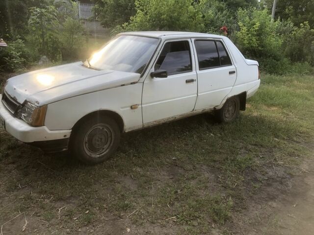 Белый ЗАЗ 1103 Славута, объемом двигателя 1.2 л и пробегом 240 тыс. км за 401 $, фото 1 на Automoto.ua