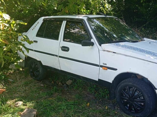 Білий ЗАЗ 1103 Славута, об'ємом двигуна 1.2 л та пробігом 150 тис. км за 335 $, фото 1 на Automoto.ua