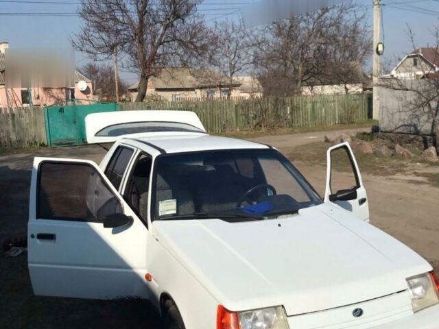 Белый ЗАЗ 1103 Славута, объемом двигателя 1.2 л и пробегом 70 тыс. км за 2100 $, фото 1 на Automoto.ua