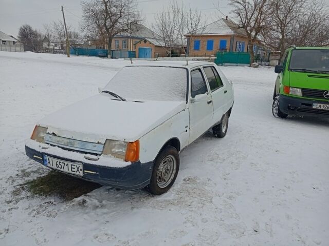 Белый ЗАЗ 1103 Славута, объемом двигателя 1 л и пробегом 111 тыс. км за 400 $, фото 1 на Automoto.ua