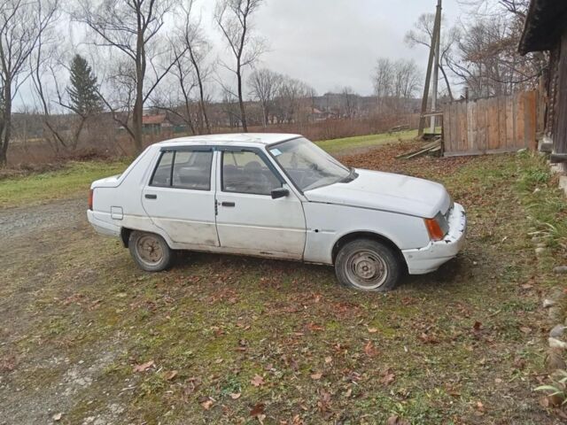 Білий ЗАЗ 1103 Славута, об'ємом двигуна 1 л та пробігом 133 тис. км за 452 $, фото 1 на Automoto.ua