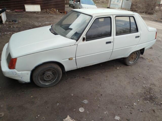 Белый ЗАЗ 1103 Славута, объемом двигателя 1.3 л и пробегом 220 тыс. км за 700 $, фото 1 на Automoto.ua