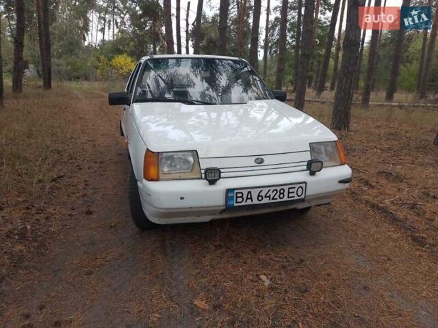 Белый ЗАЗ 1103 Славута, объемом двигателя 1.2 л и пробегом 140 тыс. км за 999 $, фото 1 на Automoto.ua