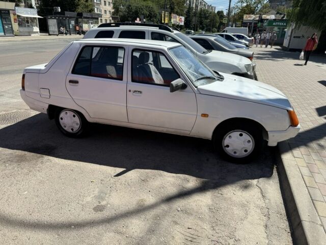 Белый ЗАЗ 1103 Славута, объемом двигателя 1.2 л и пробегом 170 тыс. км за 700 $, фото 1 на Automoto.ua