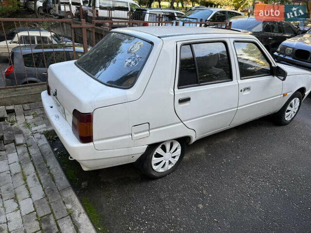Белый ЗАЗ 1103 Славута, объемом двигателя 1.2 л и пробегом 180 тыс. км за 799 $, фото 1 на Automoto.ua