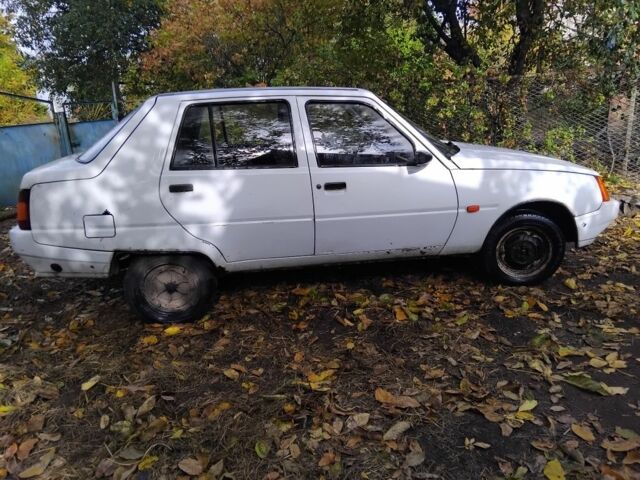 Белый ЗАЗ 1103 Славута, объемом двигателя 1.2 л и пробегом 130 тыс. км за 576 $, фото 1 на Automoto.ua