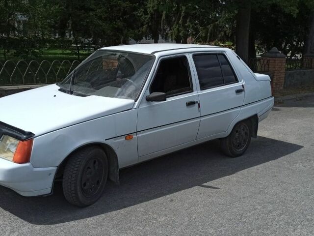 Белый ЗАЗ 1103 Славута, объемом двигателя 1.2 л и пробегом 247 тыс. км за 1350 $, фото 1 на Automoto.ua