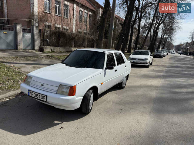 Белый ЗАЗ 1103 Славута, объемом двигателя 1.2 л и пробегом 11 тыс. км за 2800 $, фото 1 на Automoto.ua