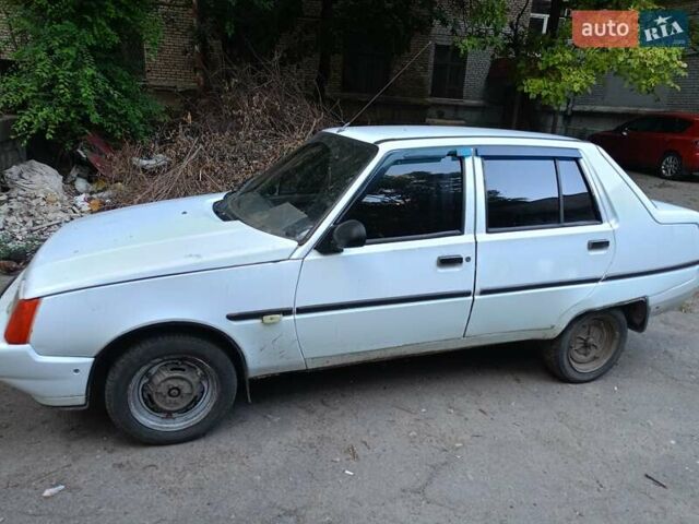 Белый ЗАЗ 1103 Славута, объемом двигателя 1.2 л и пробегом 194 тыс. км за 1800 $, фото 1 на Automoto.ua