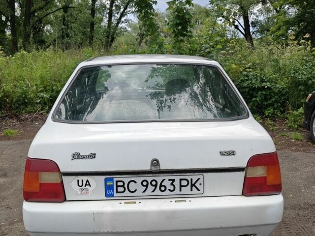 Белый ЗАЗ 1103 Славута, объемом двигателя 1.1 л и пробегом 80 тыс. км за 1300 $, фото 1 на Automoto.ua