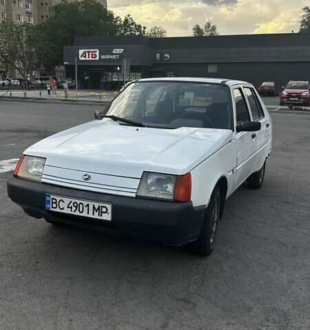 Белый ЗАЗ 1103 Славута, объемом двигателя 1.3 л и пробегом 109 тыс. км за 1200 $, фото 1 на Automoto.ua