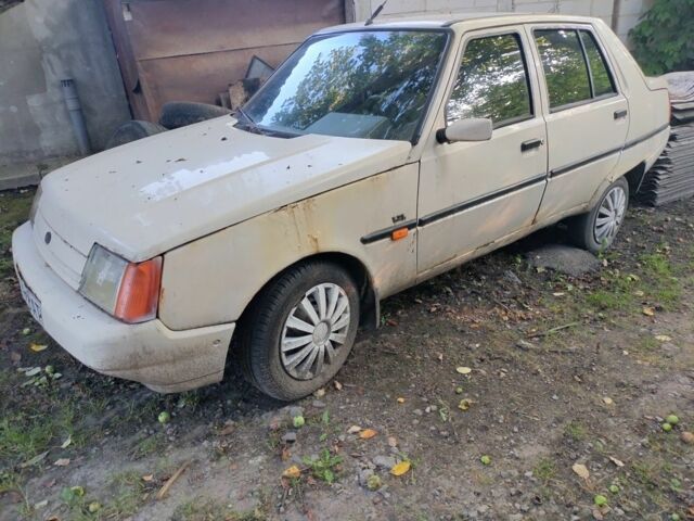 Бежевый ЗАЗ 1103 Славута, объемом двигателя 0 л и пробегом 200 тыс. км за 350 $, фото 1 на Automoto.ua