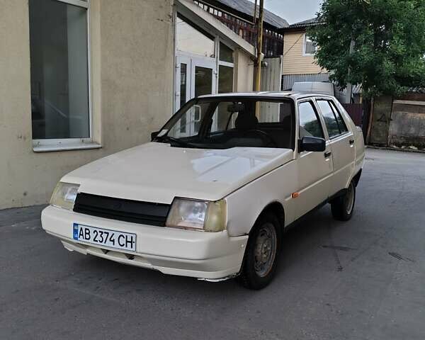 Бежевый ЗАЗ 1103 Славута, объемом двигателя 1.2 л и пробегом 200 тыс. км за 700 $, фото 1 на Automoto.ua