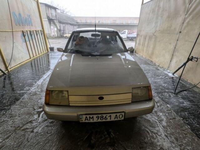 Коричневый ЗАЗ 1103 Славута, объемом двигателя 1.2 л и пробегом 666 тыс. км за 699 $, фото 1 на Automoto.ua