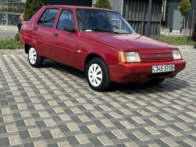 Красный ЗАЗ 1103 Славута, объемом двигателя 1.2 л и пробегом 151 тыс. км за 650 $, фото 1 на Automoto.ua